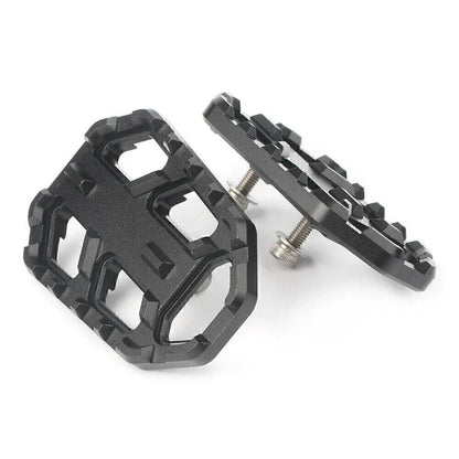 CNC Wide Foot Pegs for Kawasaki VERSYS-X300, VERSYS 650, VERSYS 1000 (2017-2023)