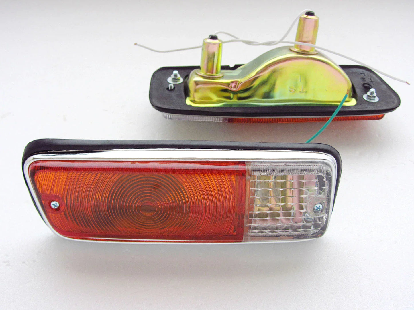 Front Parking & Turn Signal Lights for Datsun 521 520 (1965-1972) - 2 x New