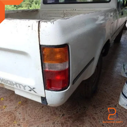 Rear Tail Lights for Toyota Hilux Ute LN106 LN85 LN90 RN85 (1988-1997)