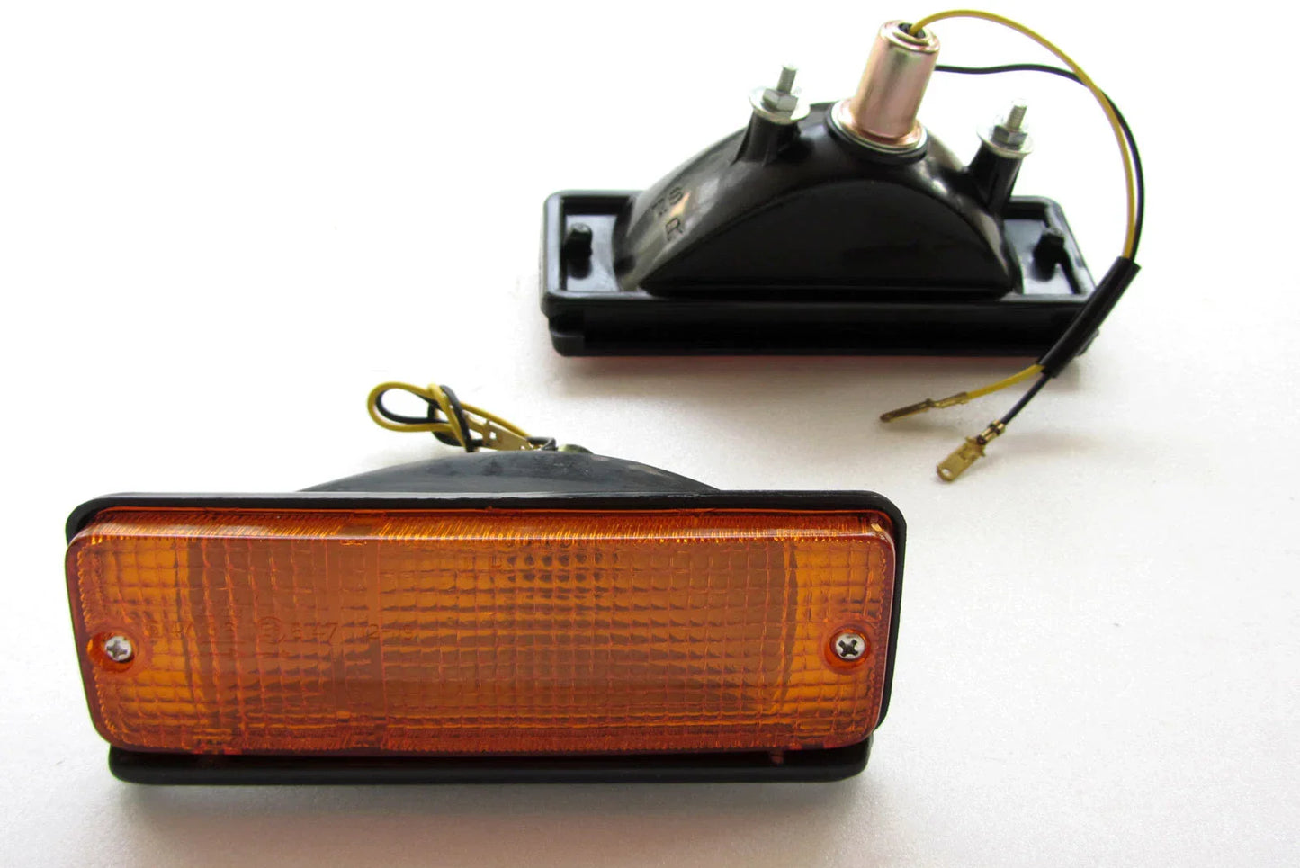 Front Bumper Lights for Toyota Corolla KE70 TE71 (1979-1982) - 2 x Turn Signal