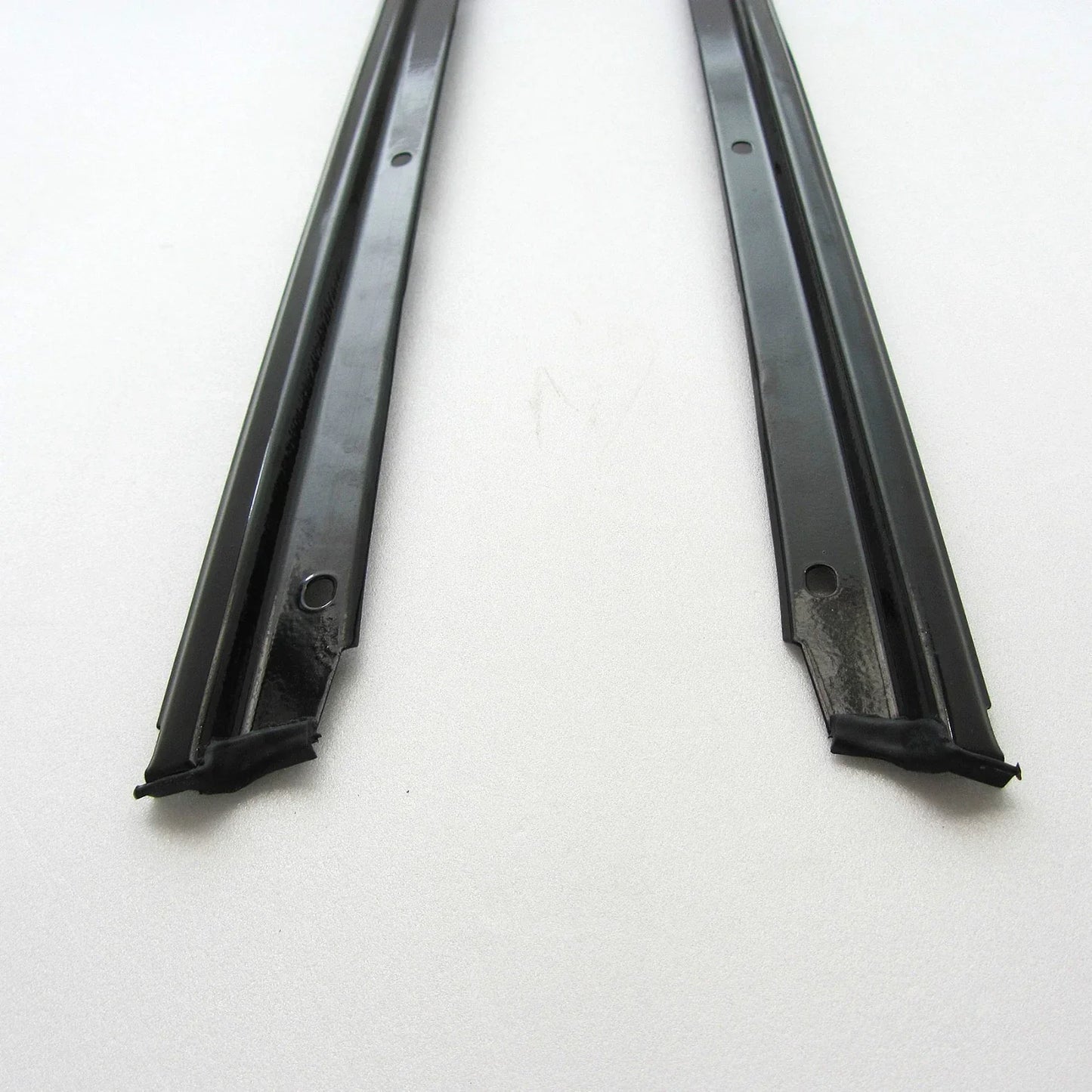 Front Windshield Pillar Metal Seal for Nissan Navara D21 Hardbody Truck (86-97)