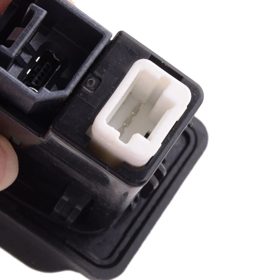 Auxiliary Audio USB Jack for Nissan Versa, Versa Note (2015-2017)