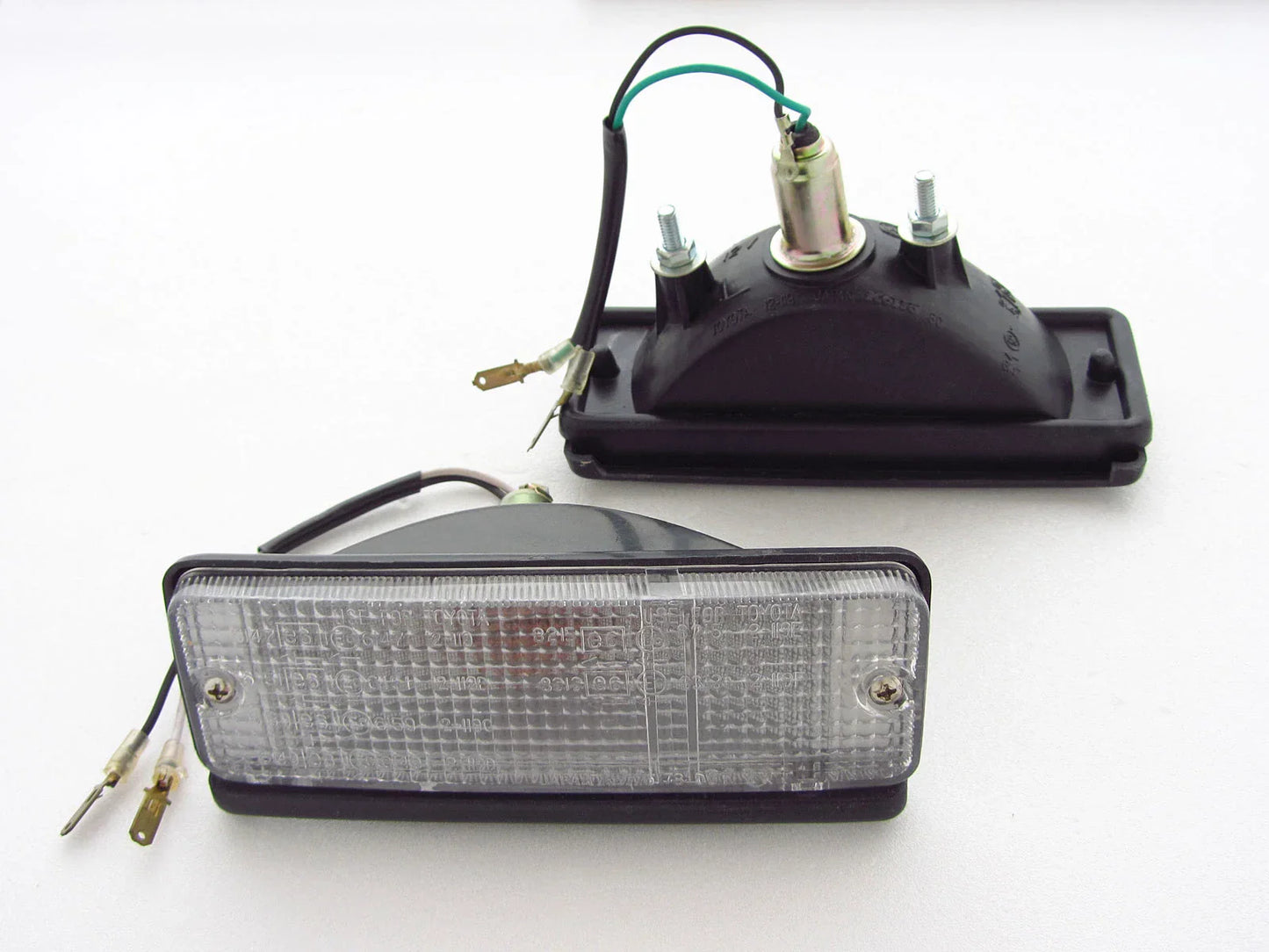 Front Bumper Lights for Toyota Corolla E70 KE70 KE75 TE71 TE72 (1979-1982)