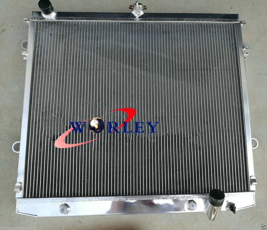 2 Row Aluminum Radiator + Blue Hose for Land Cruiser VDJ200 4.5TD V8 Diesel (07-15)