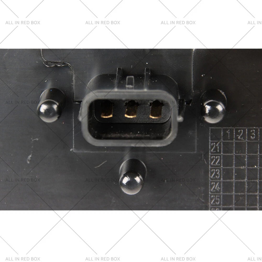 Left Fog Light for Mitsubishi Pajero Montero (2015-2017)