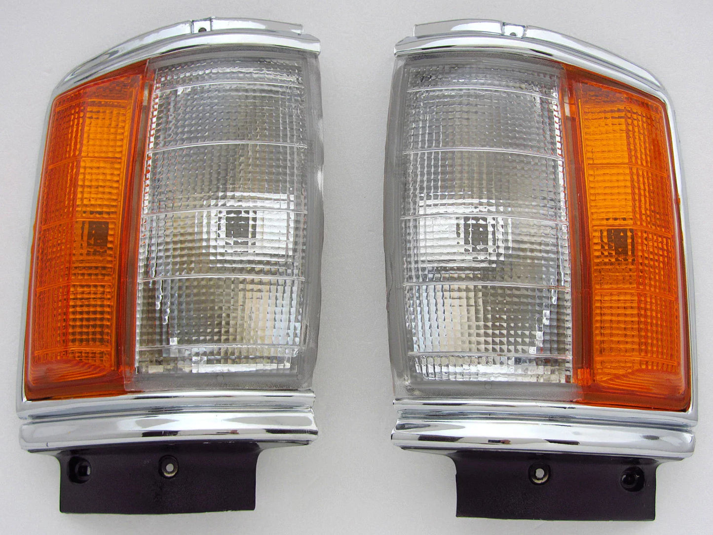 Chrome Corner Indicator Lights for 1983-1988 Toyota Hilux 2WD LN56 (2 x)