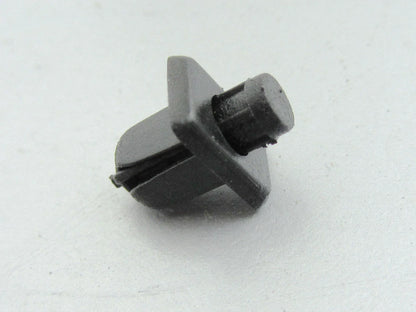 Wiper Cowl Grill Lock Clip for Nissan Navara D21 (1986-1997) - 10 x Clips