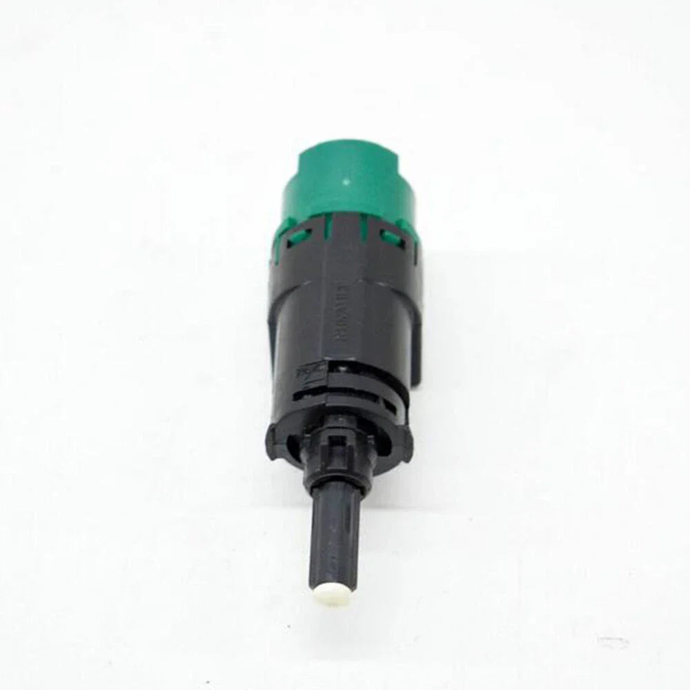 Brake Light Switch for Nissan Renault Trafic, Clio, Vauxhall Vivaro (2001-2023)