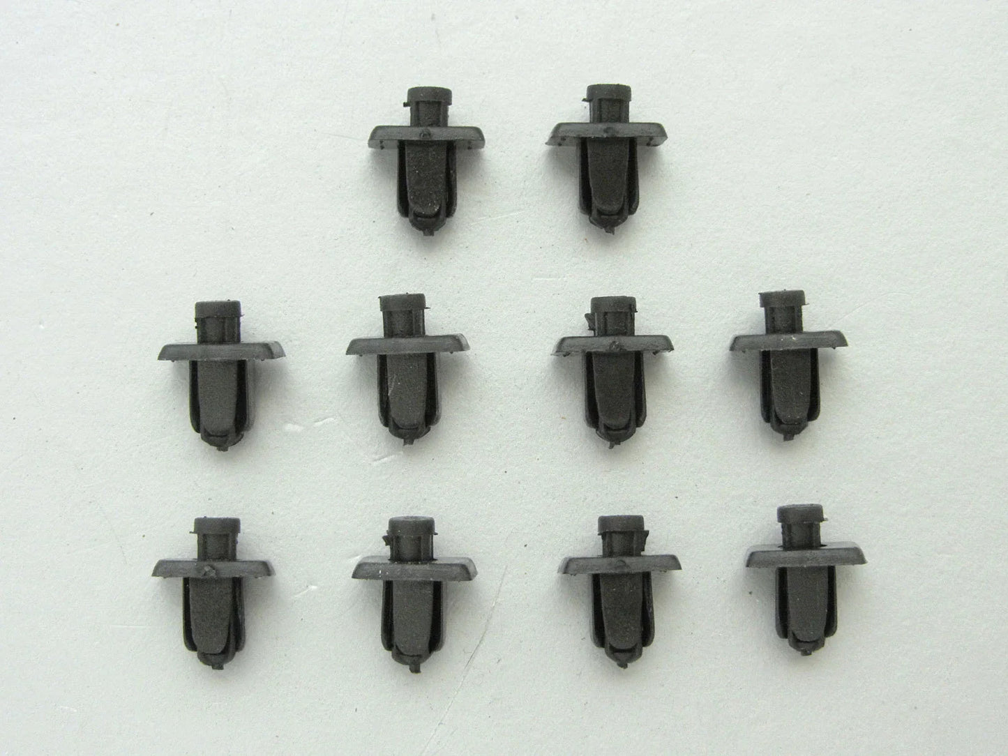 Wiper Cowl Grill Lock Clip for Nissan Navara D21 (1986-1997) - 10 x Clips