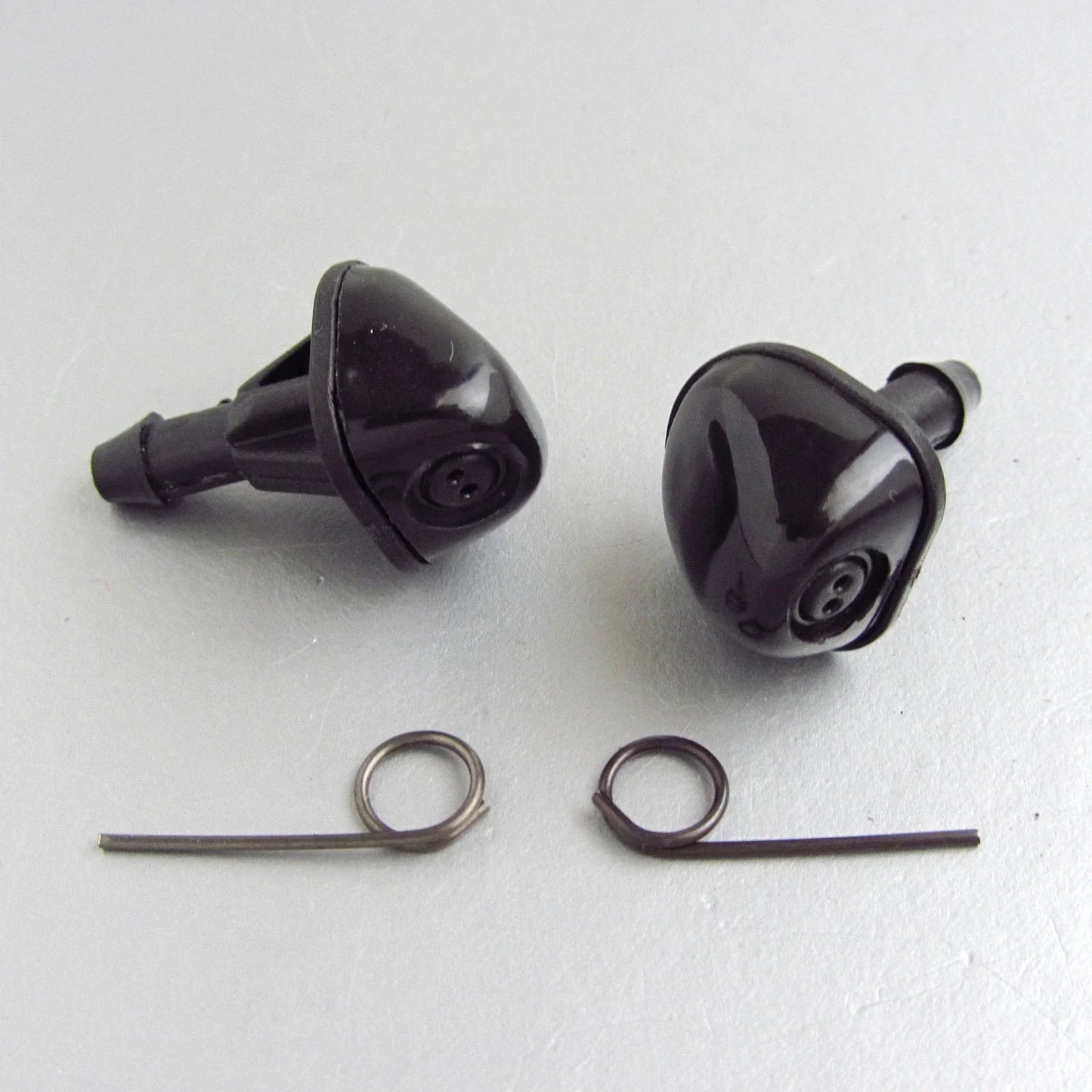 2 x Windshield Washer Nozzle Jets for Toyota Hilux LN85 LN106 LN165 (1988-2005)