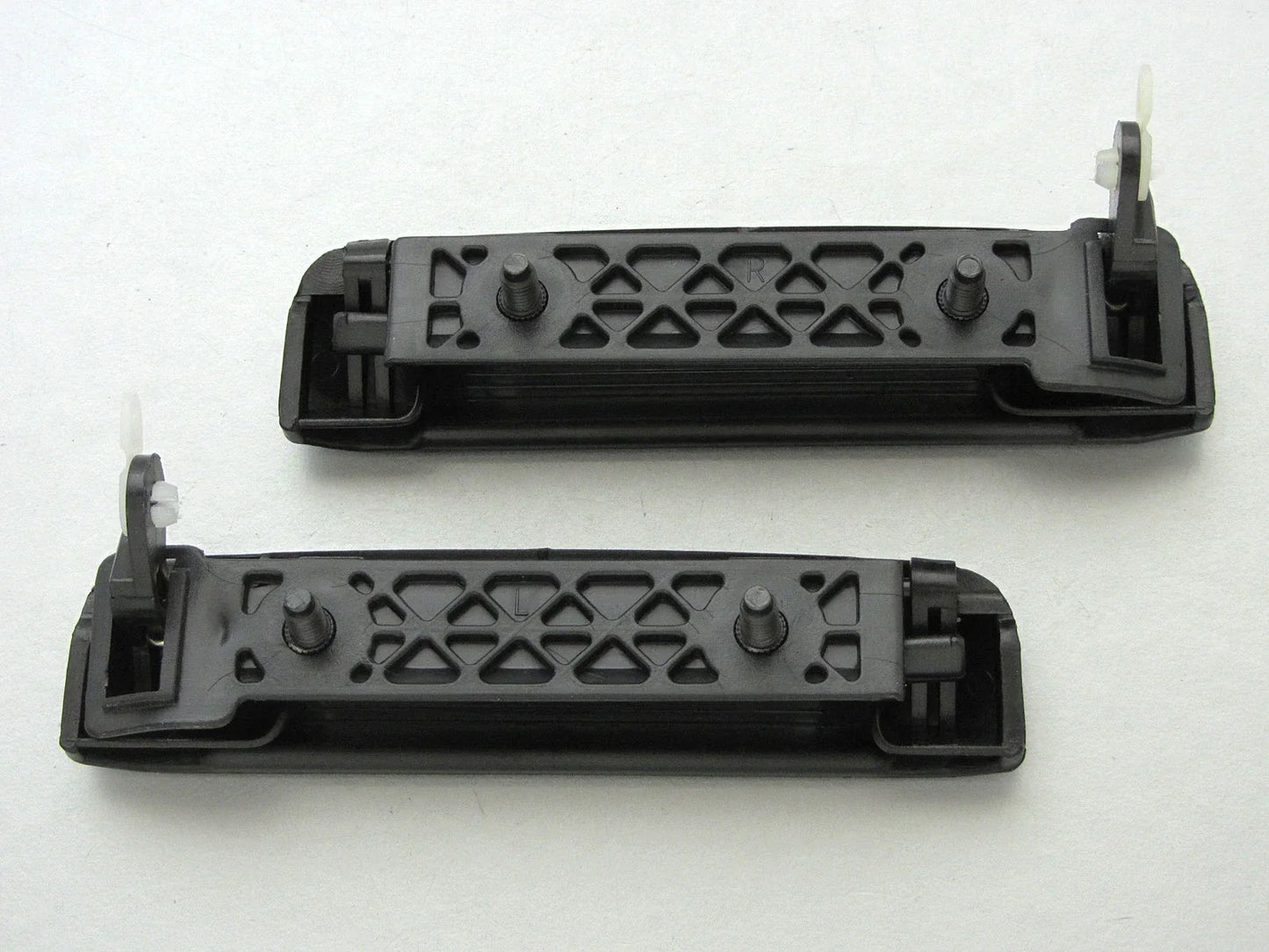 Black Outside Door Handle for Nissan Navara D21 Hardbody Pickup (1986-1997)