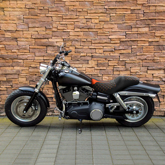 2x Rider & Passenger Seat for Harley Dyna Street Bob (2006-2017)