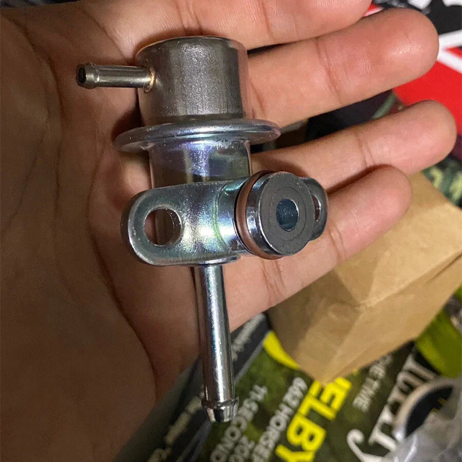 Fuel Pressure Regulator 3 Bar for Honda Civic Acura Integra (1994-2000)