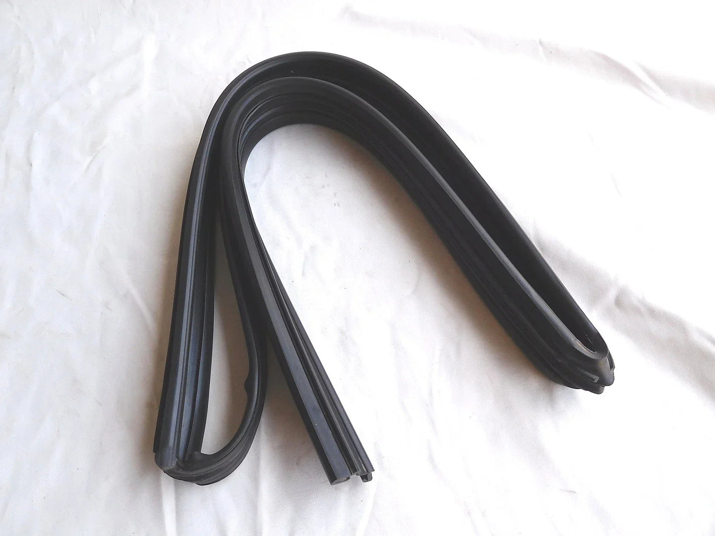 Front LH Window Perimeter Seal for Holden TF, R7, R9 Rodeo (1988-2002)