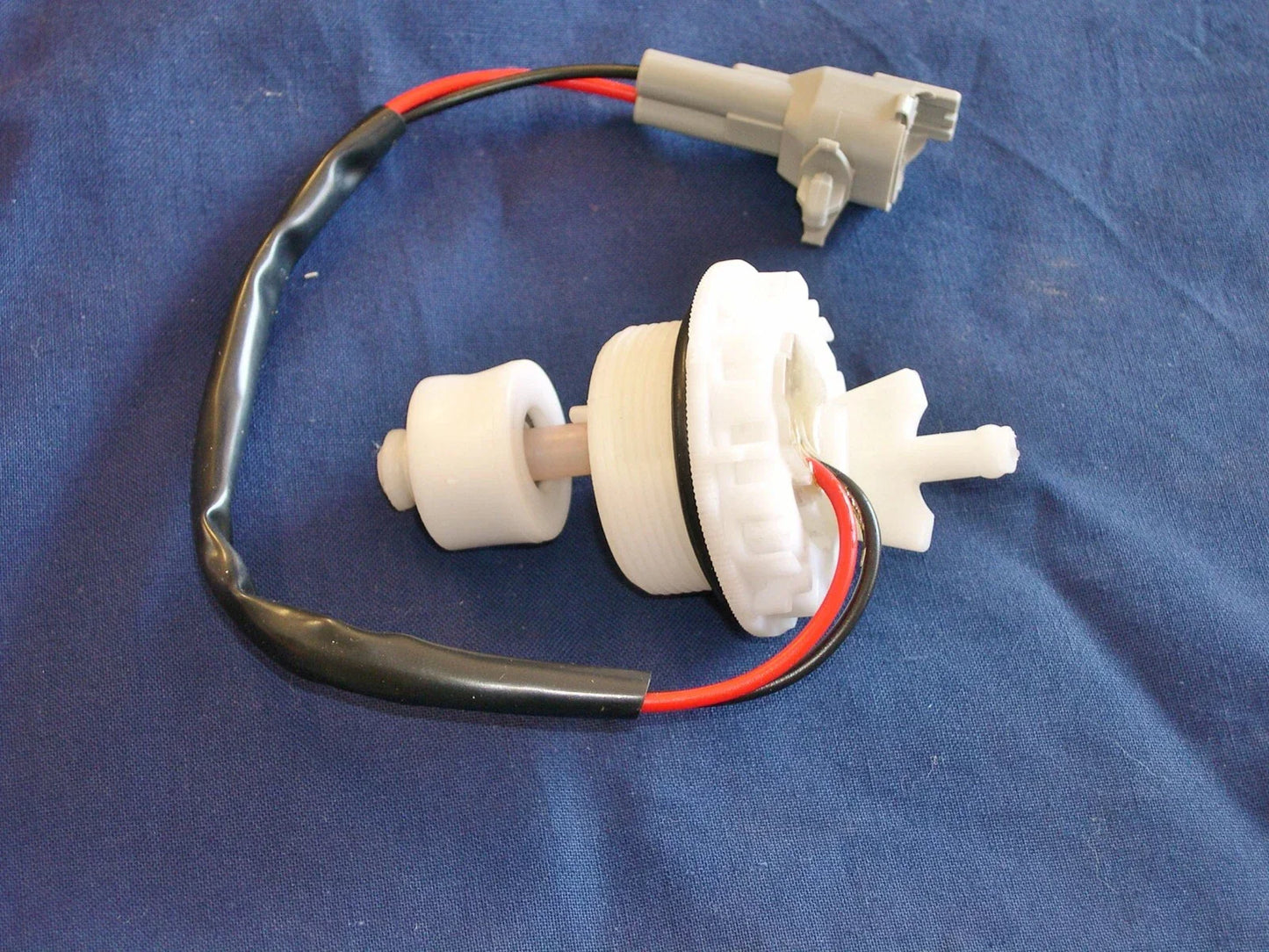 Fuel Filter Water Sensor Switch for Land Cruiser HZJ75 1HZ (1990-1998)