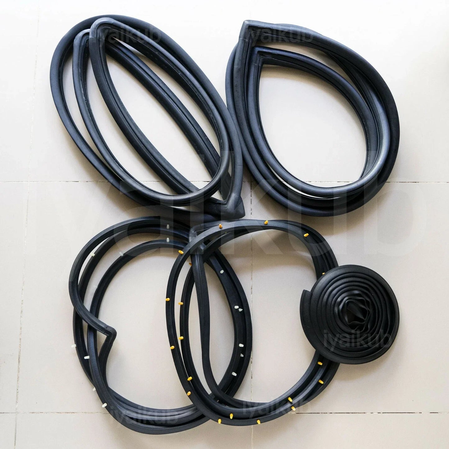 Weatherstrip Rubber Seal Set for Toyota Corolla KE10 KE11 2-Door Sedan (1970-1979)