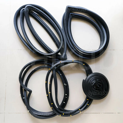 Weatherstrip Rubber Seal Set for Toyota Corolla KE10 KE11 2-Door Sedan (1970-1979)