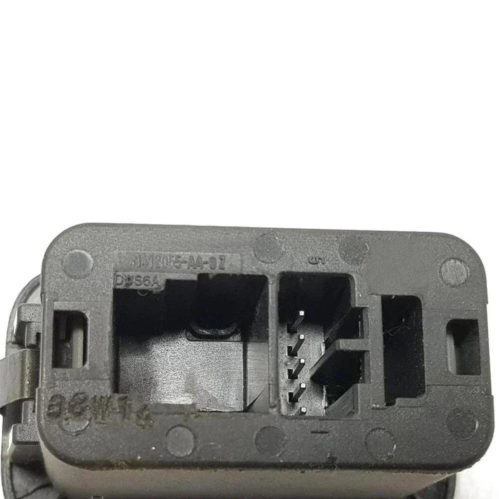Rear Tailgate Release Switch LR025424 for Range Rover Evoque (2012-2019)