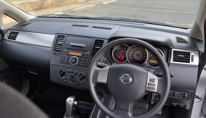 Non-Slip Dash Mat for Nissan Tiida ST ST-L Ti Q C11 Sedan & Hatch (2006-2013)