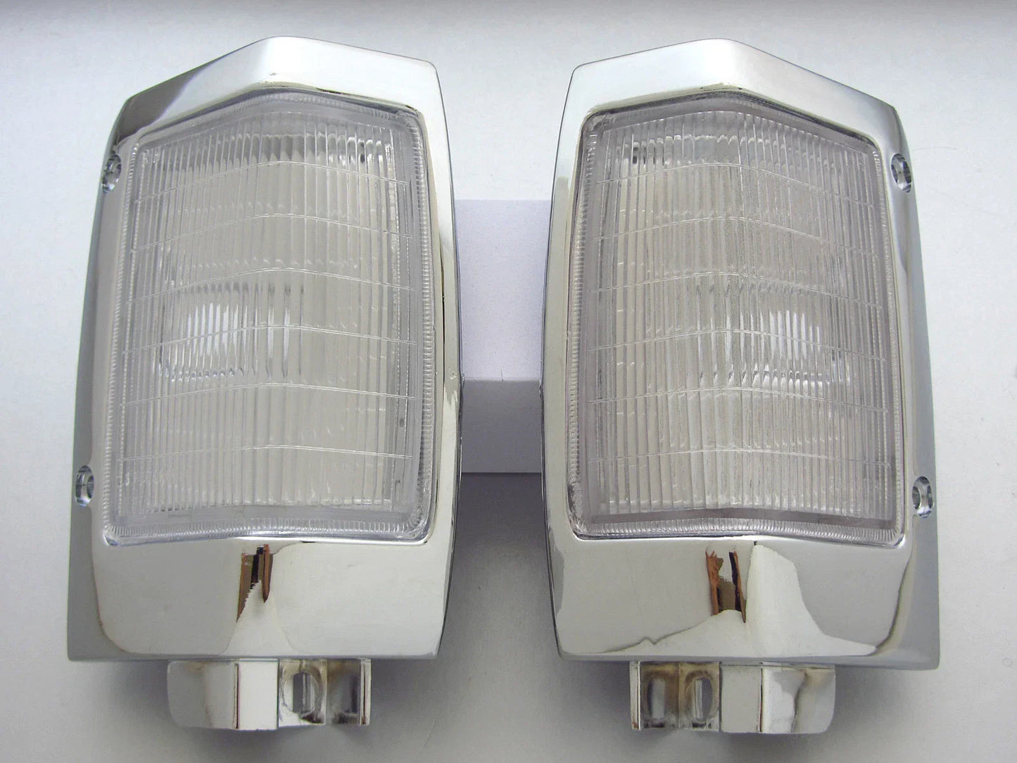 Chrome Front Corner Light Signal Indicator for Nissan Navara D21 (1992-1997)